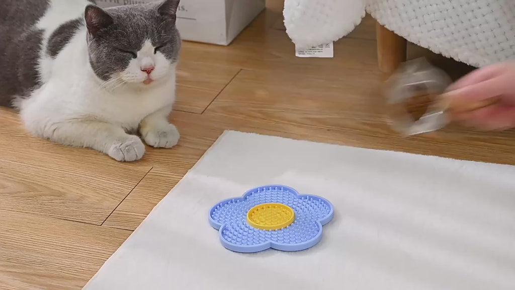 PawPet Flower Lick Mat
